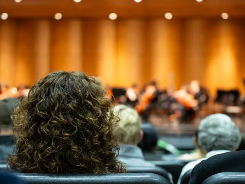 Jak się ubrać do filharmonii lub opery?